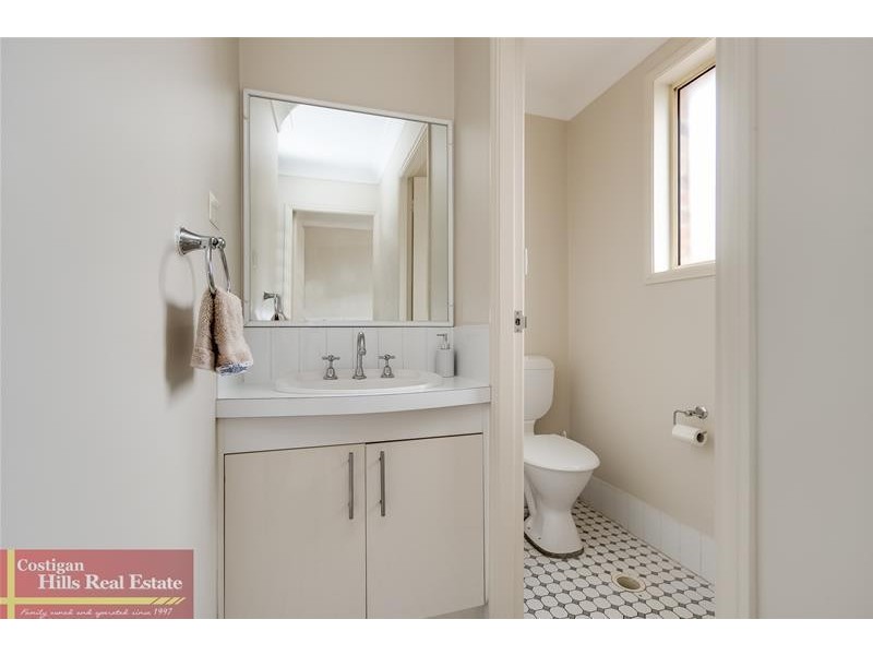 2/64 Kennington Avenue, Quakers Hill NSW 2763