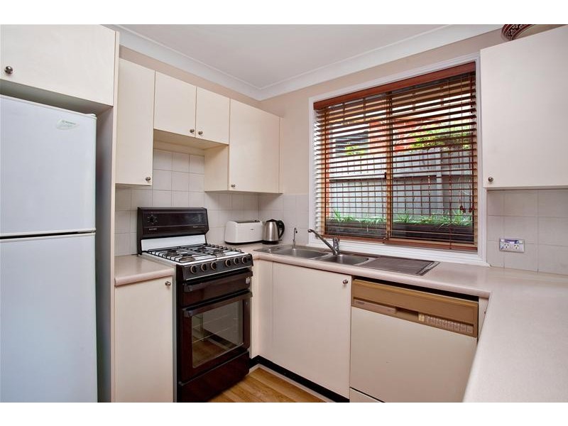 2B Denton Grove, Quakers Hill NSW 2763