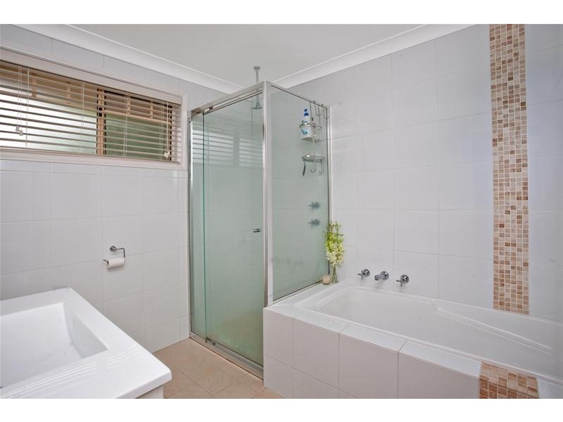 2B Denton Grove, Quakers Hill NSW 2763