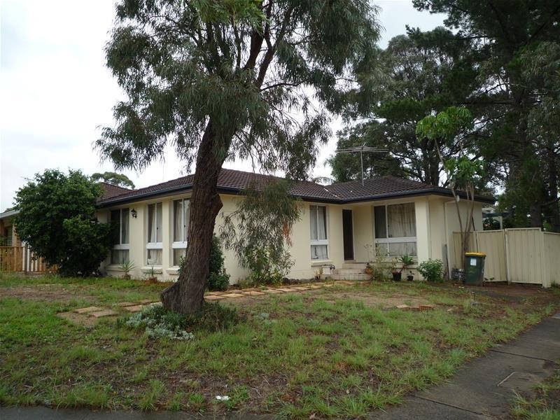 2 Penn Crescent, Quakers Hill NSW 2763