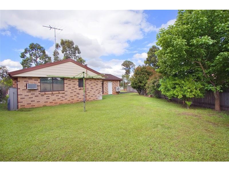4 Medwin Place, Quakers Hill NSW 2763