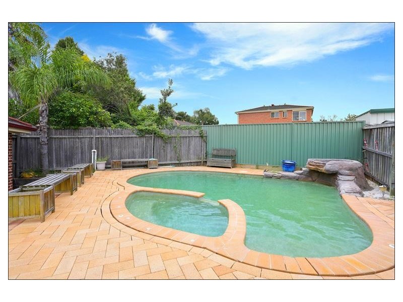 16 Refalo Place, Quakers Hill NSW 2763