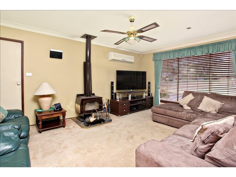 7 Erna Place, Quakers Hill NSW 2763