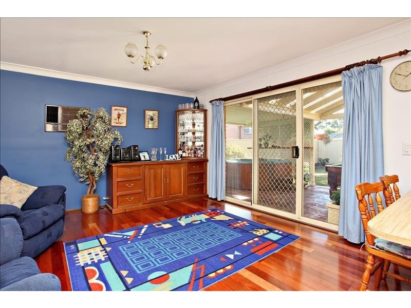 7 Erna Place, Quakers Hill NSW 2763