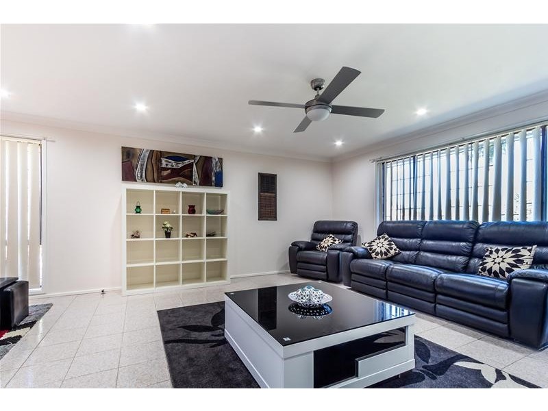 2 Ottley Street, Quakers Hill NSW 2763