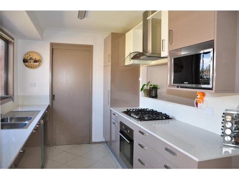 39 Torrance Crescent, Quakers Hill NSW 2763