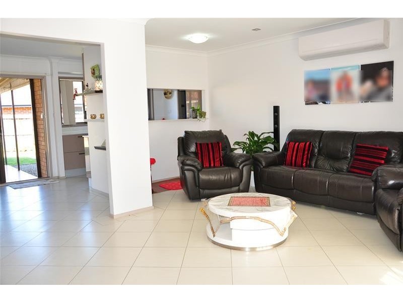 39 Torrance Crescent, Quakers Hill NSW 2763