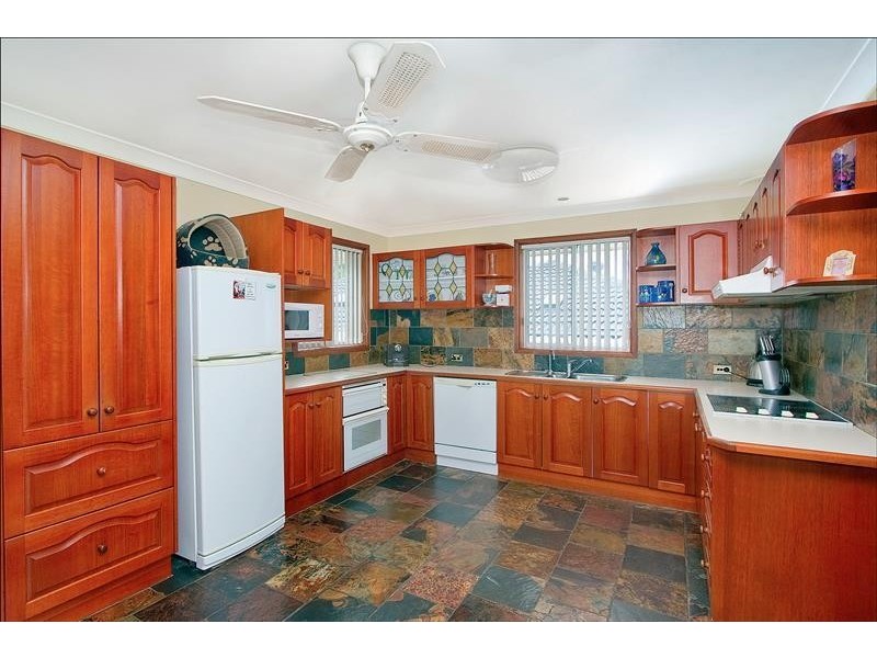 19 Warrimoo Drive, Quakers Hill NSW 2763