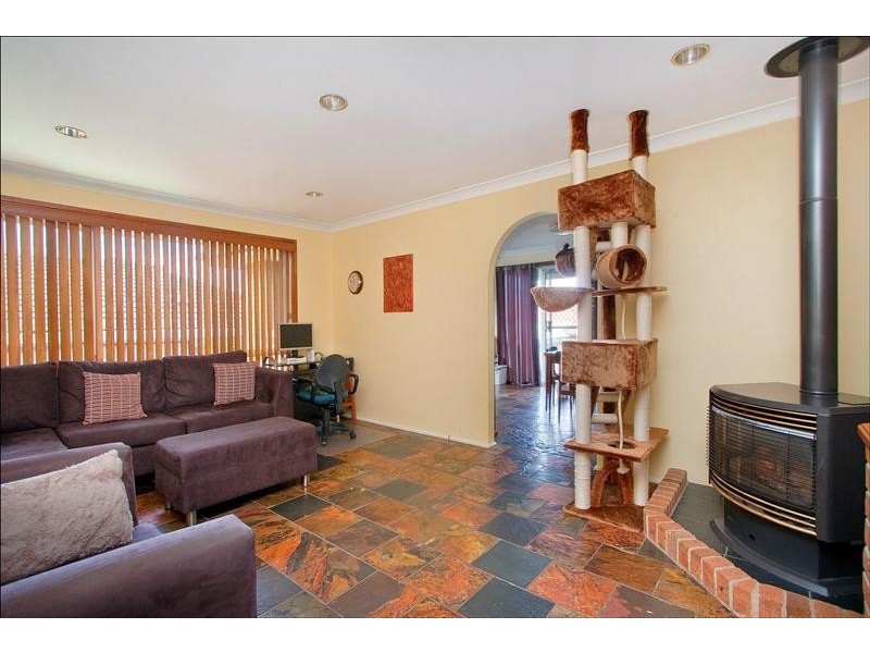 19 Warrimoo Drive, Quakers Hill NSW 2763
