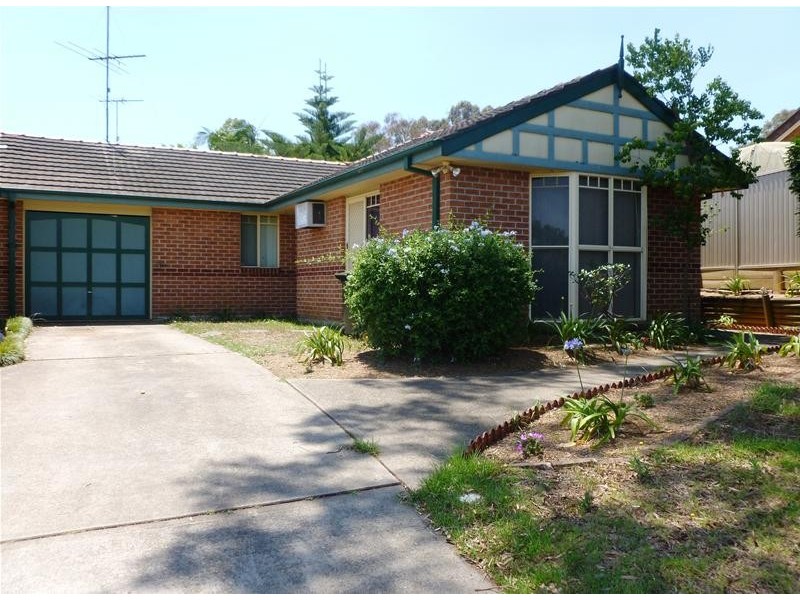 14 Mannix Place, Quakers Hill NSW 2763