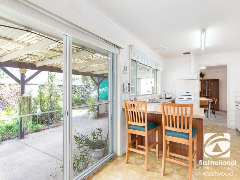 34 Strathmore Crescent, Hoppers Crossing VIC 3029