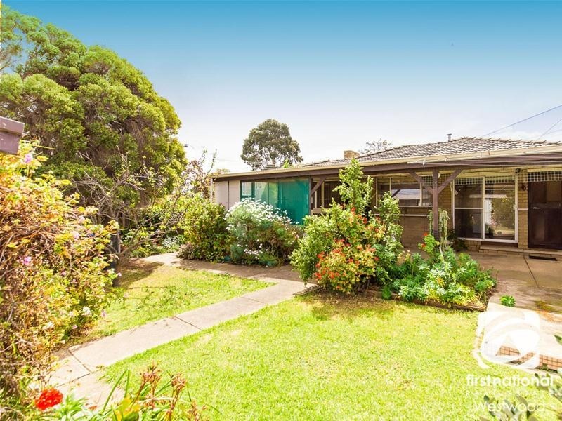34 Strathmore Crescent, Hoppers Crossing VIC 3029