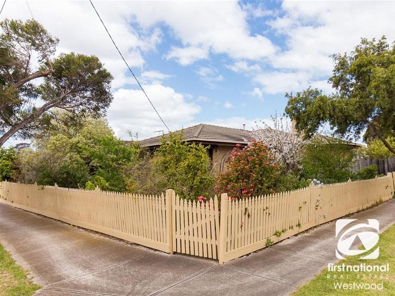 34 Strathmore Crescent, Hoppers Crossing VIC 3029
