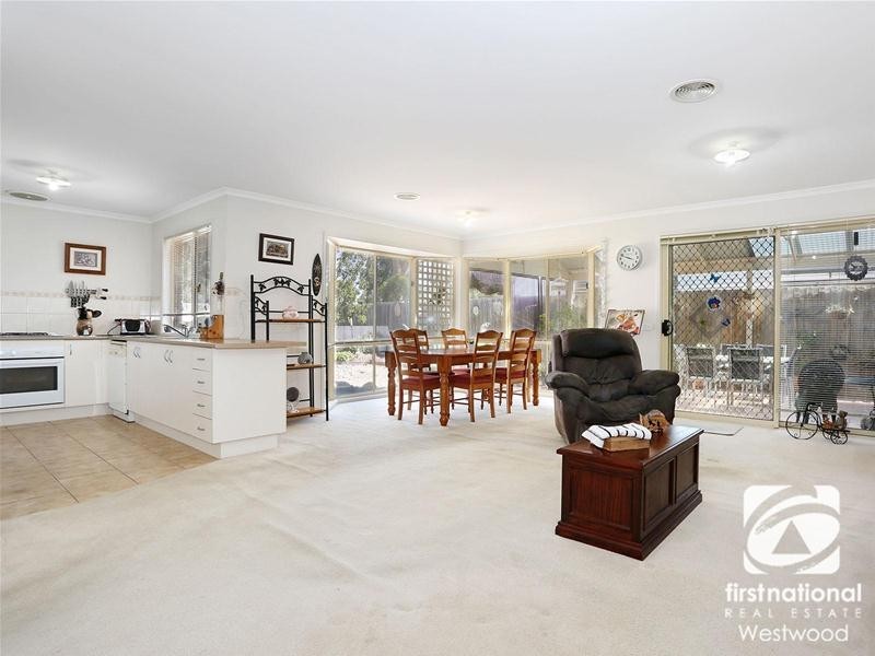 38 Everwin Drive, Werribee VIC 3030