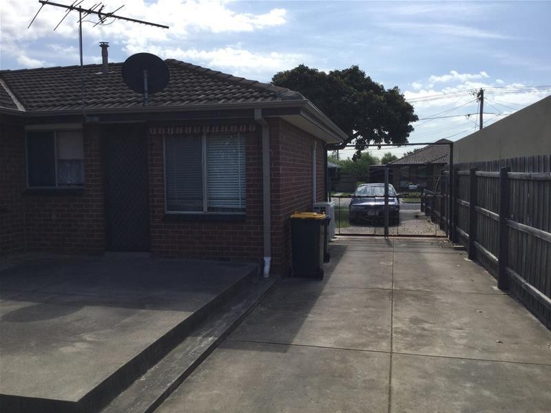 40 Simmons Drive, Seaholme VIC 3018