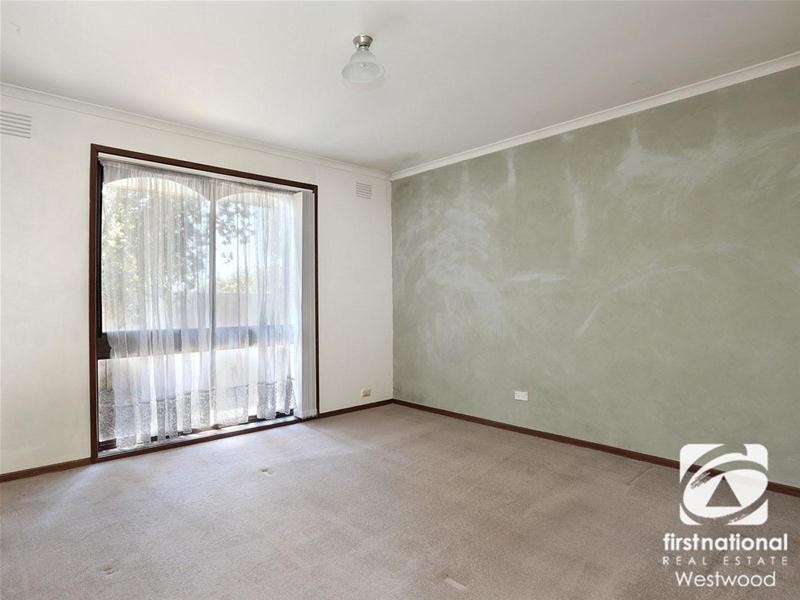 37 Huntingfield Drive, Hoppers Crossing VIC 3029