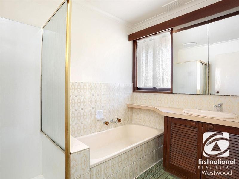 37 Huntingfield Drive, Hoppers Crossing VIC 3029