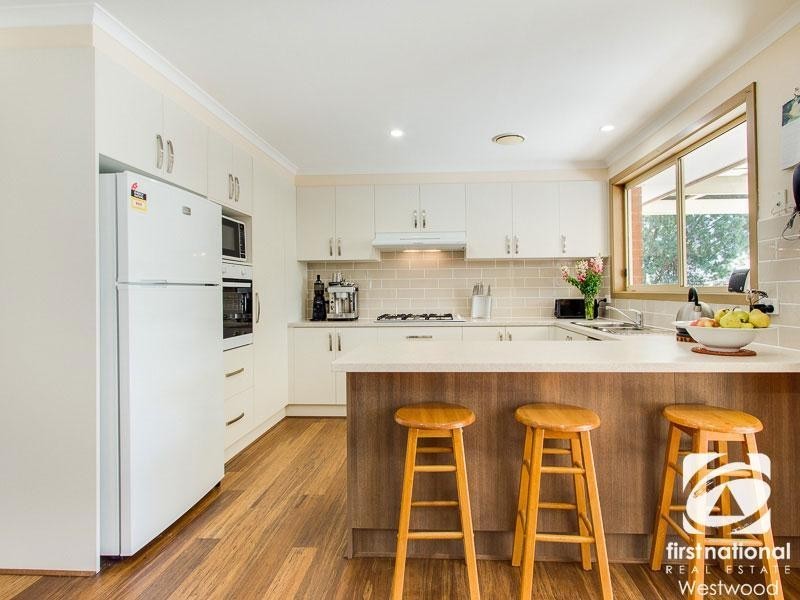 13 Ironbark Drive, Hoppers Crossing VIC 3029