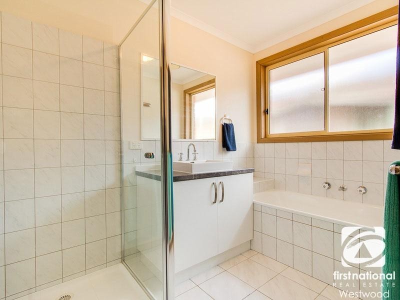 13 Ironbark Drive, Hoppers Crossing VIC 3029