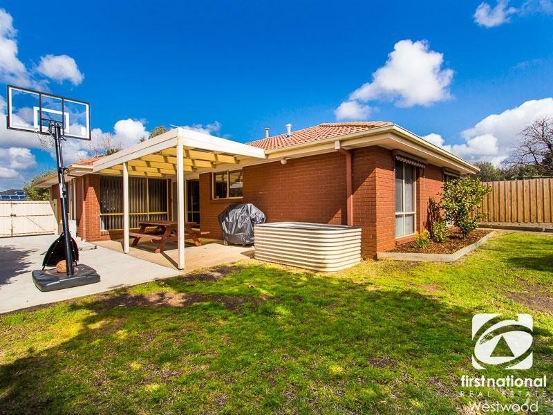 13 Ironbark Drive, Hoppers Crossing VIC 3029