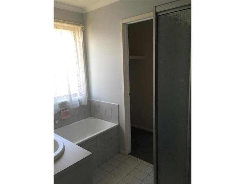 24 Niagara Way, Werribee VIC 3030