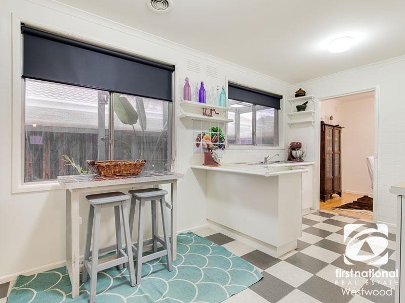 16 Grant Avenue, Werribee VIC 3030