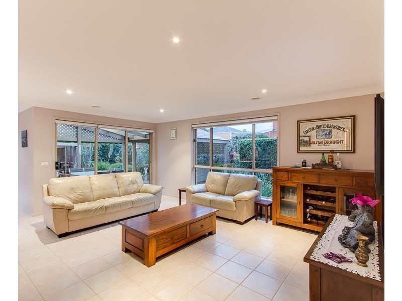 2 Mulberry Terrace, Werribee VIC 3030