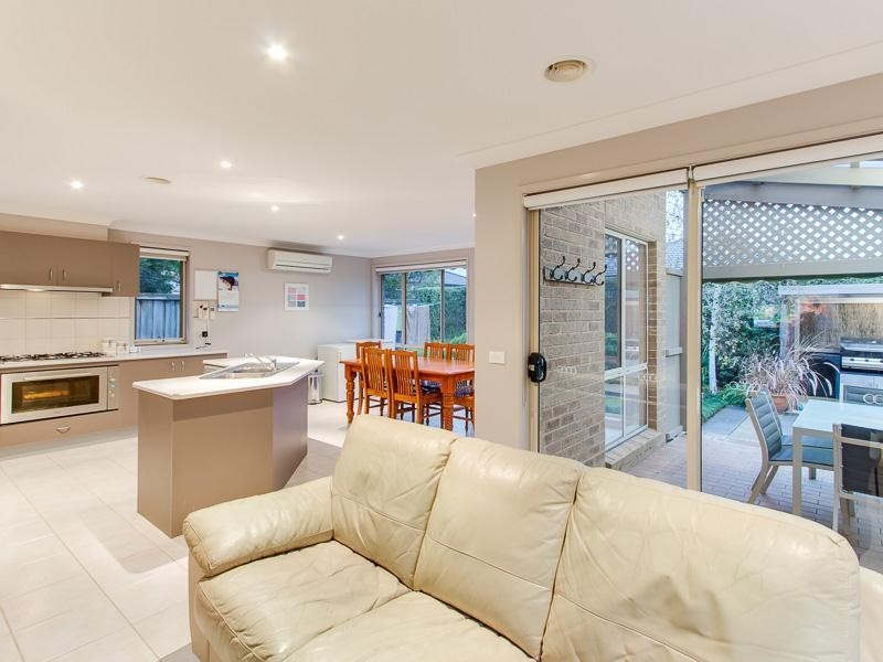 2 Mulberry Terrace, Werribee VIC 3030