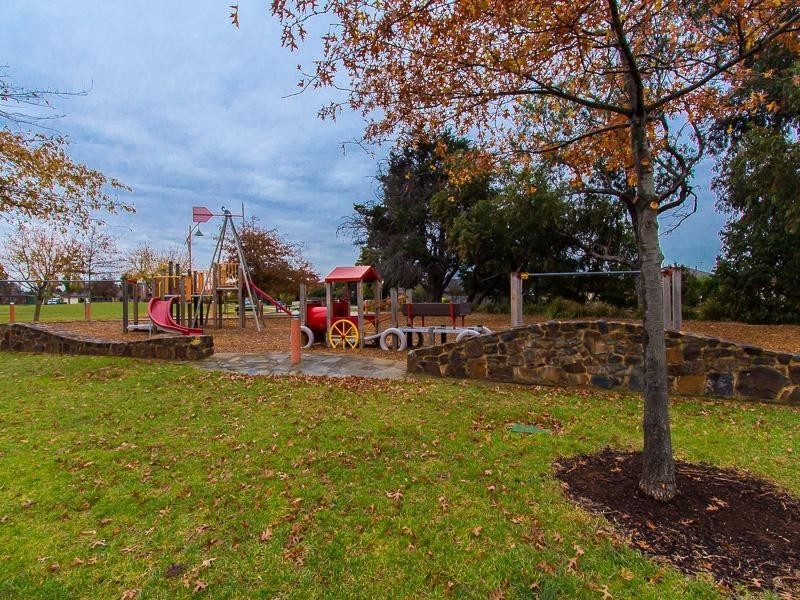 2 Mulberry Terrace, Werribee VIC 3030