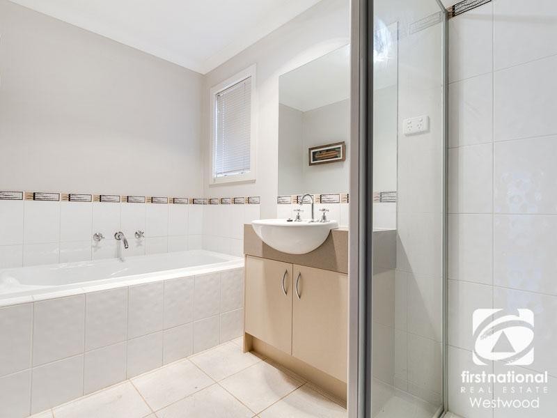 46 Lady Penrhyn Drive, Wyndham Vale VIC 3024