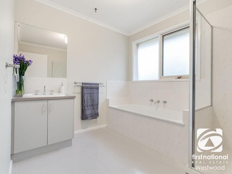 6 Coulton Court, Werribee VIC 3030