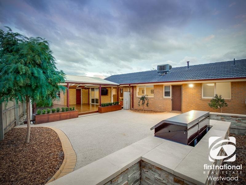 6 Coulton Court, Werribee VIC 3030