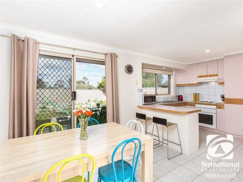 7b Chat Place, Werribee VIC 3030