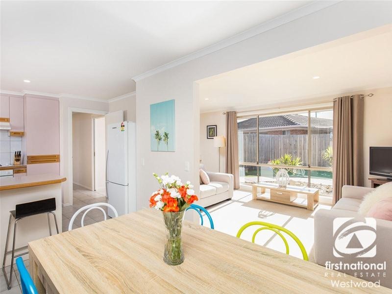 7b Chat Place, Werribee VIC 3030