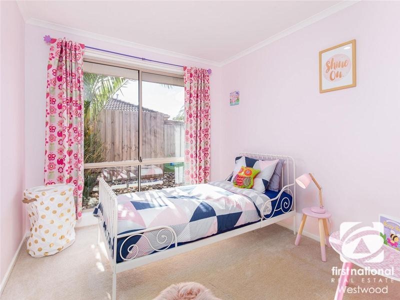 7b Chat Place, Werribee VIC 3030