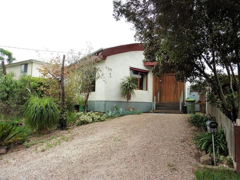 35 Centre Avenue, Werribee VIC 3030