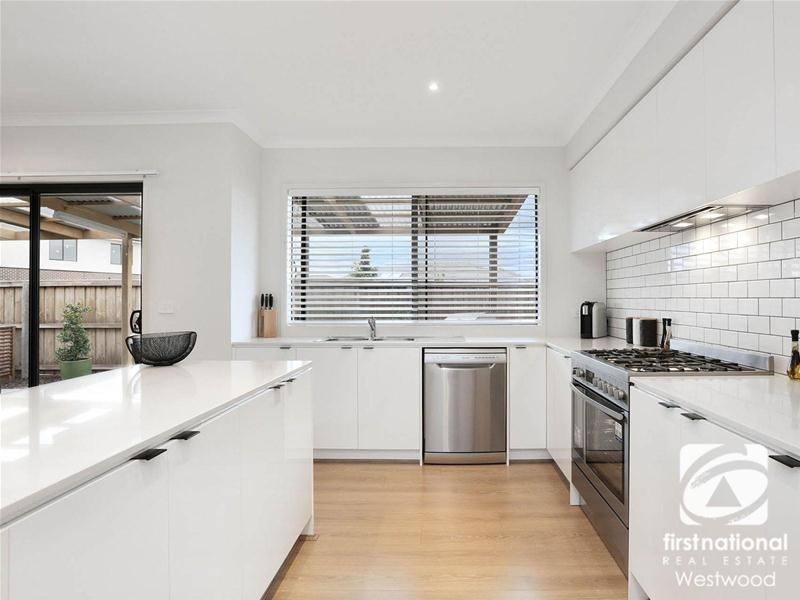 64 Taworri Crescent, Werribee VIC 3030