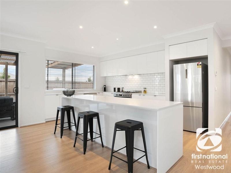 64 Taworri Crescent, Werribee VIC 3030