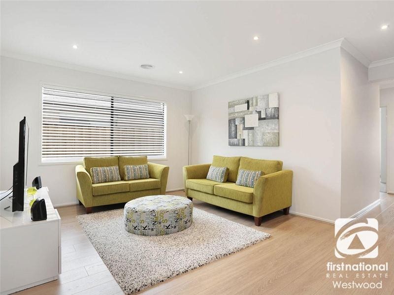 64 Taworri Crescent, Werribee VIC 3030