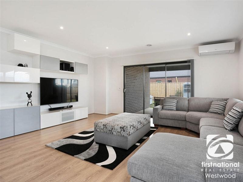 64 Taworri Crescent, Werribee VIC 3030