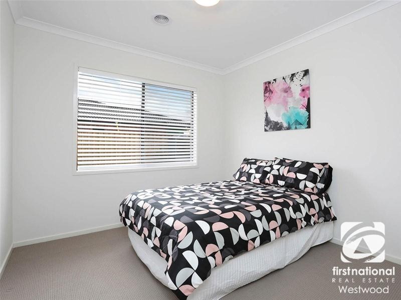 64 Taworri Crescent, Werribee VIC 3030