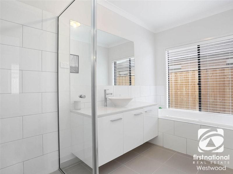 64 Taworri Crescent, Werribee VIC 3030