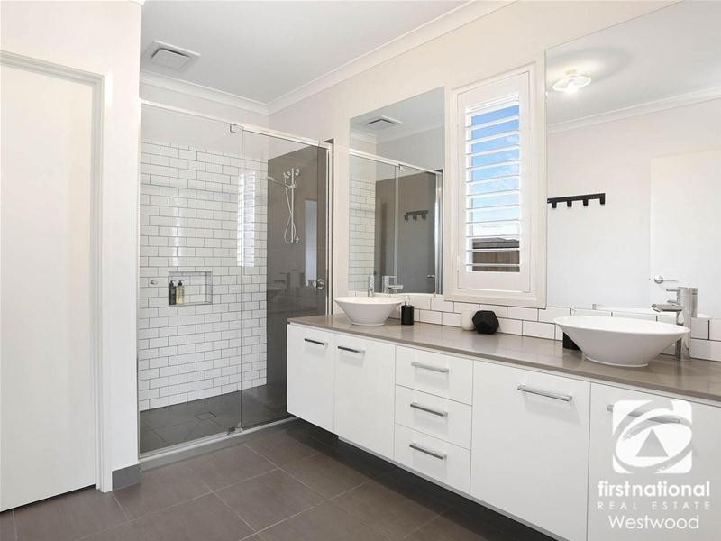 64 Taworri Crescent, Werribee VIC 3030