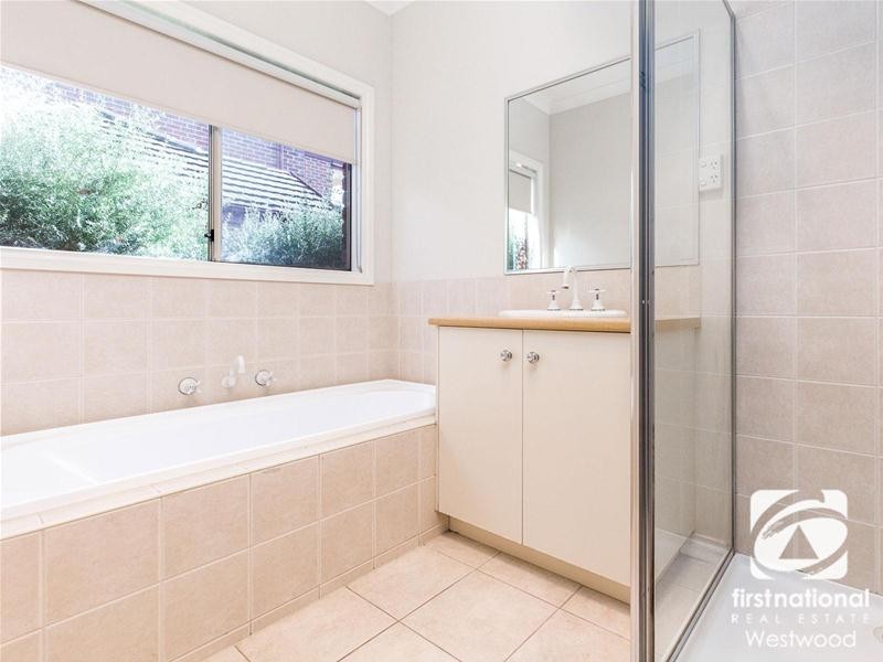 6 Stokes Court, Point Cook VIC 3030