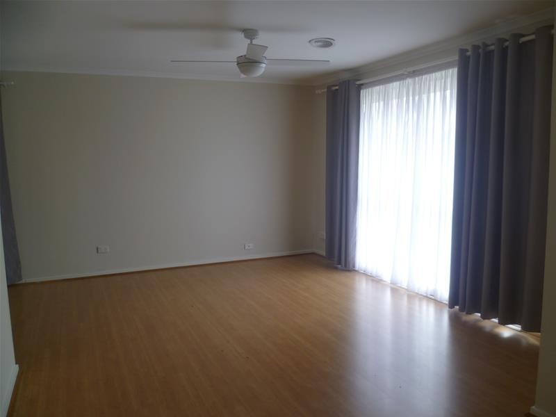 4 Tamarind  Crescent, Werribee VIC 3030