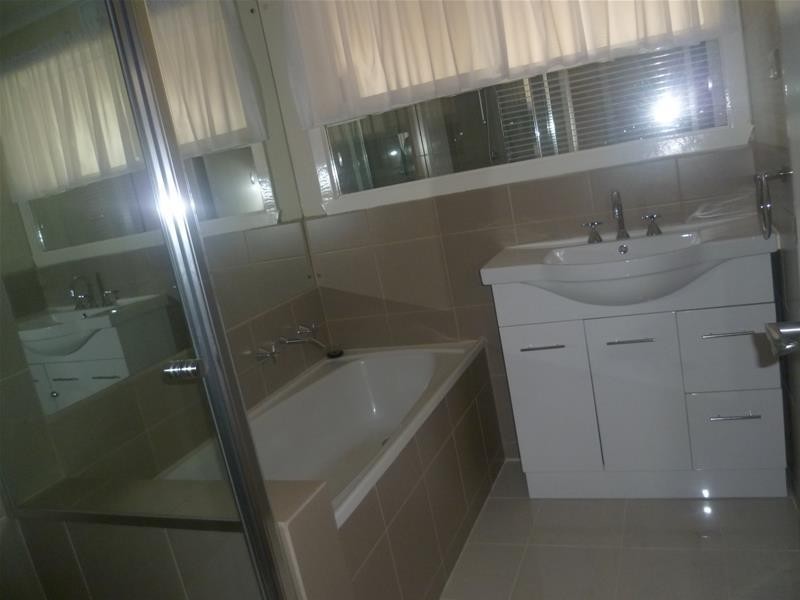 4 Tamarind  Crescent, Werribee VIC 3030