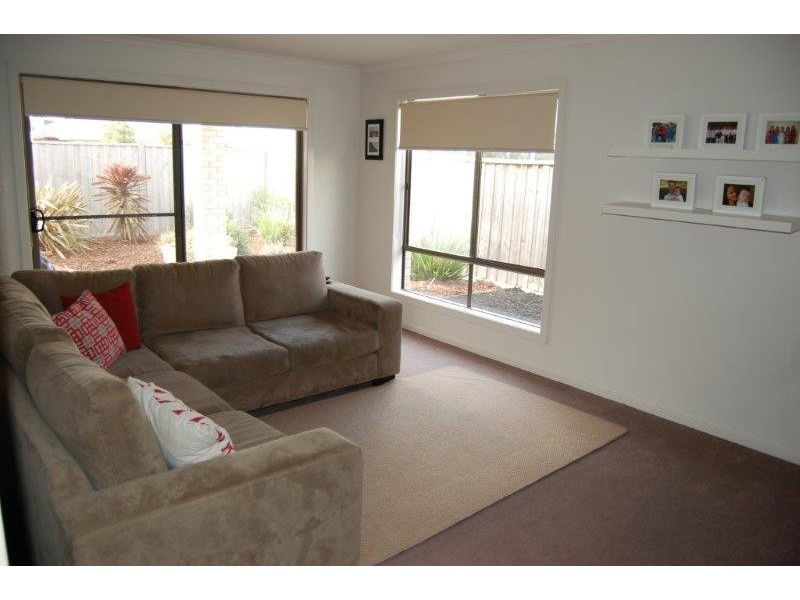 11 Frogmouth Crescent, Williams Landing VIC 3027