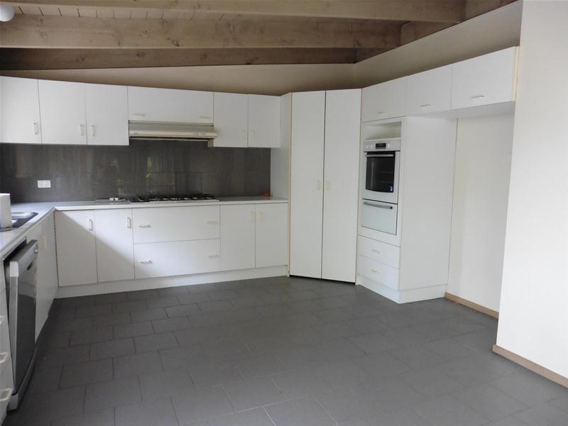 2 Lorena Close, Hoppers Crossing VIC 3029