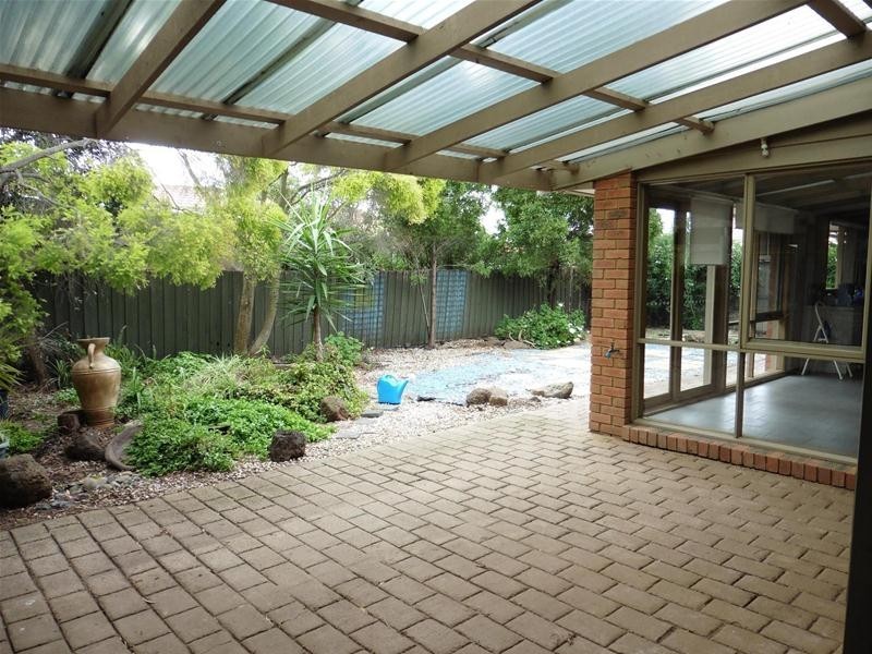 2 Lorena Close, Hoppers Crossing VIC 3029