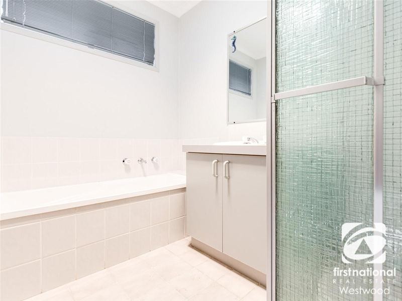 97 Flemington Crescent, Werribee VIC 3030